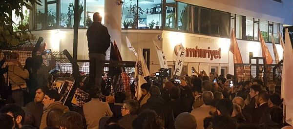 Cumhuriyet gazetesi - protesto - Sputnik Türkiye