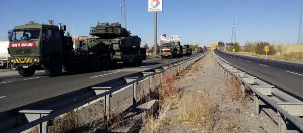 Askeri kaynaklara göre Ankara'dan tanklar, tank kurtarıcılar ve Çankırı'dan tekerlekli araçlar ve iş makinaları, Şırnak Silopi'ye doğru intikale başladı. - Sputnik Türkiye