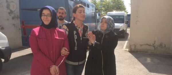 Adil Öksüz'ün baldızları ve kayınbiraderinin eşi gözaltına alınd - Sputnik Türkiye