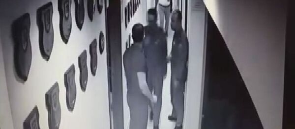 Tuğgeneral Evrim'den 'darbe girişiminin iki numarası' Batmaz'a asker selamı - Sputnik Türkiye