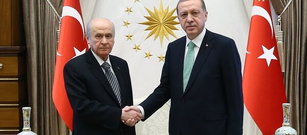Cumhurbaşkanı Recep Tayyip Erdoğan, Cumhurbaşkanlığı Külliyesi'nde MHP Genel Başkanı Devlet Bahçeli'yi kabul etti. Cumhurbaşkanı Recep Tayyip Erdoğan, Cumhurbaşkanlığı Külliyesi'nde MHP Genel Başkanı Devlet Bahçeli'yi kabul etti. - Sputnik Türkiye