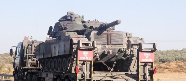 Şırnak'ın Sinopi ilçesine sevk edilen 28. Mekanize Piyade Tugay Komutanlığı Barış Gücü bünyesindeki tank ve zırhlı araçların oluşturduğu konvoy Şanlıurfa'dan geçti. - Sputnik Türkiye