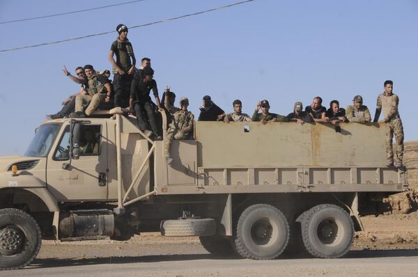 Irak ordusu, Musul'un merkezine girmek üzere Irak ordusu, Musul'un merkezine girmek üzere - Sputnik Türkiye