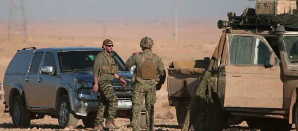 Reuters, Rakka operasyonuna katılan ABD askerlerini görüntüledi. - Sputnik Türkiye