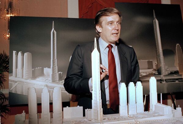 Trump New York’ta düzenlenen televizyon kulesi projesi sunumunda, 1985. - Sputnik Türkiye