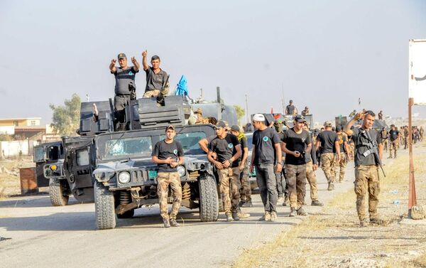 Irak ordusu, Musul'da hızla ilerlemeye devam ediyor. - Sputnik Türkiye
