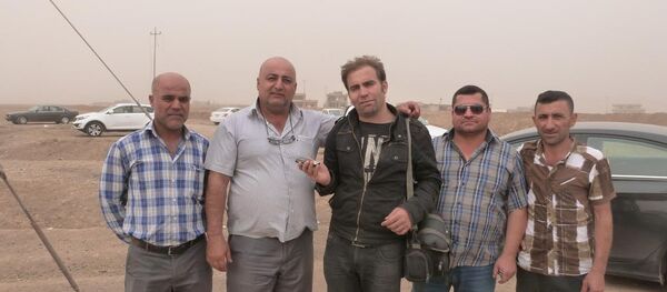 Musul'daki hristiyanların önde gelenlerinden Baha Erzan Asu ve Sputnik muhabiri Hikmet Durgun Musul'daki hristiyanların önde gelenlerinden Baha Erzan Asu ve Sputnik muhabiri Hikmet Durgun - Sputnik Türkiye