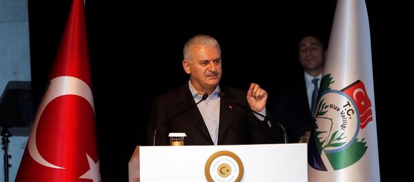 Başbakan Binali Yıldırım, Rize'de Recep Tayyip Erdoğan Üniversitesi'nde STK temsilcileriyle biraraya geldi - Sputnik Türkiye