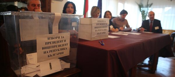 Bulgaristan'daki seçimler için Yalova, Edirne, Bursa, Kocaeli ve Sakarya gibi şehirlerde yaşayan Bulgar vatandaşlar da oy kullandı. - Sputnik Türkiye