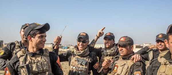 Irak ordusu, Musul'da stratejik bir mahalleyi IŞİD'den geri aldı. - Sputnik Türkiye