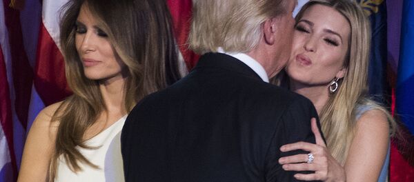 Donald Trump kızı İvanka ile birlikte. - Sputnik Türkiye