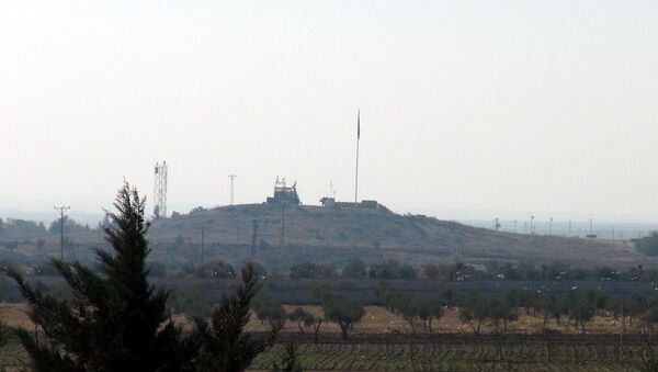 Azez'deki Esselame sınır kapısı yakınlarında dünden beri süren çatışmaların ardından bölge sessizliğe gömüldü. - Sputnik Türkiye