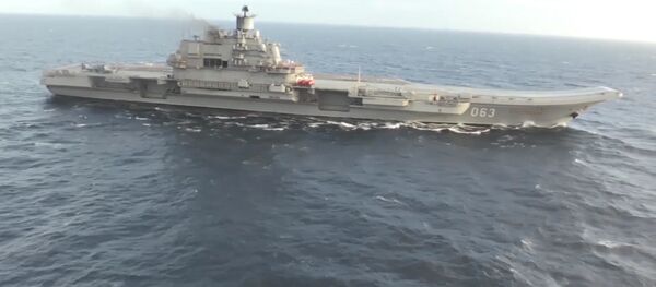 Suriye kıyılarına yaklaşan ağır uçak gemisi Admiral Kuznetsov. - Sputnik Türkiye