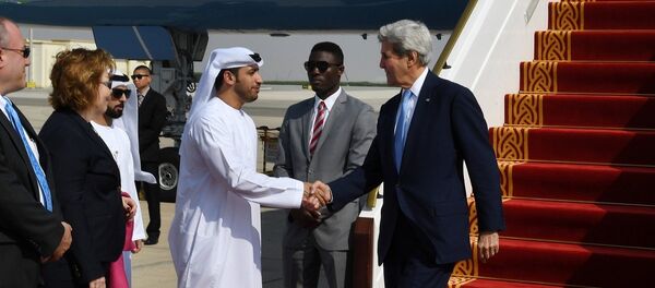 ABD Dışişleri Bakanı John Kerry, BAE'nin başkenti Abu Dabi'ye geldi. - Sputnik Türkiye