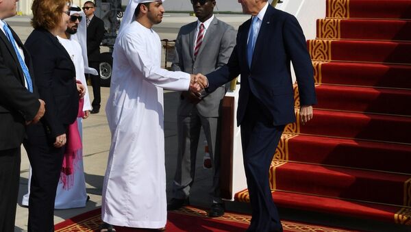 ABD Dışişleri Bakanı John Kerry, BAE'nin başkenti Abu Dabi'ye geldi. - Sputnik Türkiye