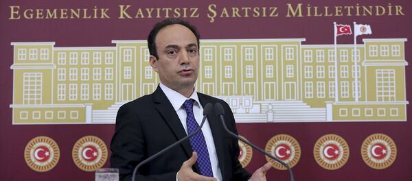 HDP Şanlıurfa Milletvekili Osman Baydemir TBMM'de basın toplantısı düzenledi. - Sputnik Türkiye