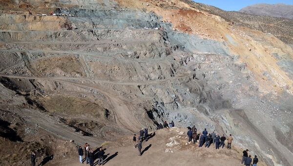 Siirt'in Şirvan ilçesindeki özel maden ocağında meydana gelen heyelan - Sputnik Türkiye