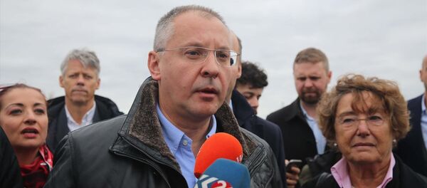 Avrupa Sosyalistleri Partisi (PES) başkanlığındaki heyetin, Edirne F Tipi Cezaevinde tutuklu bulunan HDP Eş Genel Başkanı Selahattin Demirtaş ile görüşmesine izin verilmedi. PES Genel Başkanı Sergey Stanişev, AA muhabirinin, sorularını yanıtladı. - Sputnik Türkiye