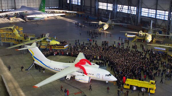 Ukrayna’nın devlet uçak üreticisi Antonov şirketine ait An-148 uçak - Sputnik Türkiye