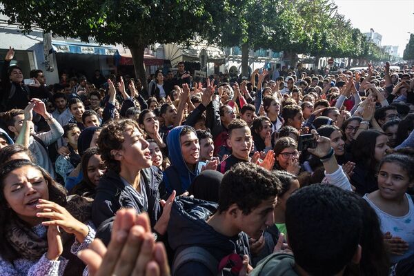 Tunus'ta lise öğrencilerinden sınav protestosu - Sputnik Türkiye