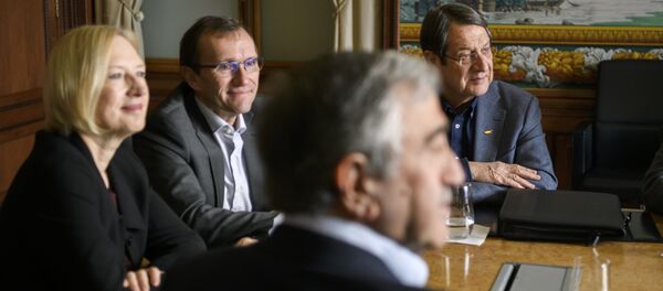 İsviçre'deki yoğunlaştırılmış Kıbrıs görüşmeleri - Sputnik Türkiye