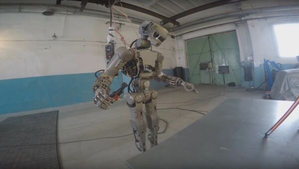 Rus avatar robot FEDOR testere kullanmayı öğrendi - Sputnik Türkiye