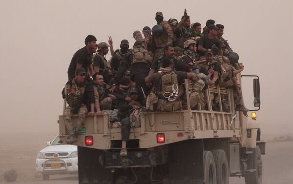 Irak ordusu, Musul'un kuzeybatısında da 4 köyü IŞİD'in elinden alırken, ele geçirilen köylerde IŞİD'in tünelleri bulundu. - Sputnik Türkiye