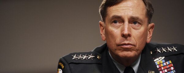 Eski CIA Direktörü David Petraeus - Sputnik Türkiye