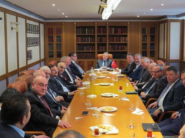 Rus-Türk İşadamları Birliği (RTİB) yönetim kurulu üyeleri ve üye işadamları, Türkiye’nin yeni Moskova Büyükelçisi olarak atanan Hüseyin Diriöz’ü ziyaret etti. - Sputnik Türkiye