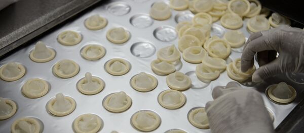 Prezervatif fabrikası - Sputnik Türkiye