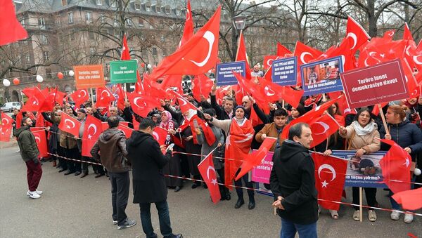 Strazburg'da ”Teröre Lanet, Demokrasiye Davet mitingi - Sputnik Türkiye