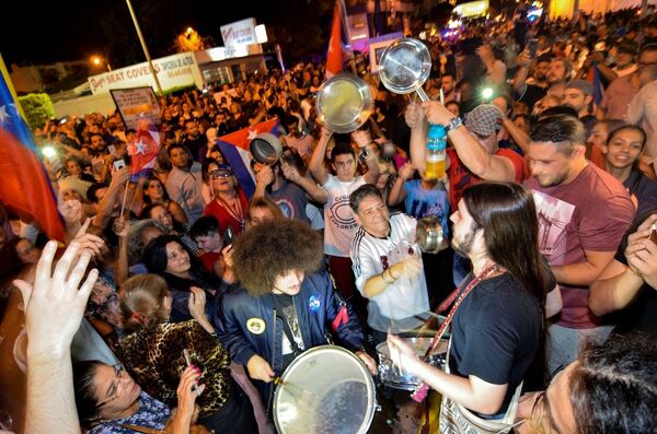Miami'de Castro'nun ölümünün ardından sevinç gösterileri - Sputnik Türkiye