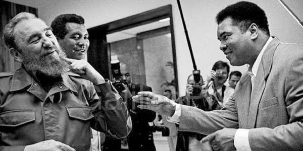 Castro, boksör Muhammed Ali ile buluşmasında - Sputnik Türkiye