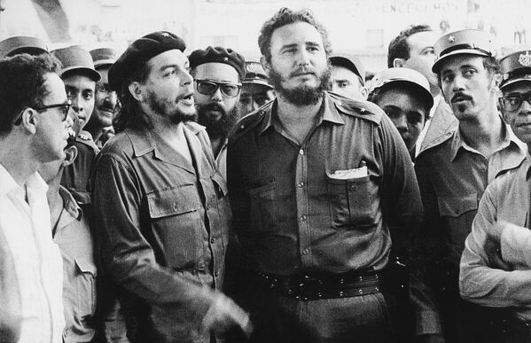 Ernesto 'Che' Guevera ve Fidel Castro - Sputnik Türkiye