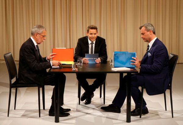 Hofer ve rakibi Van der Bellen canlı yayında kozlarını paylaştı - Sputnik Türkiye