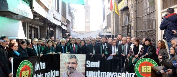 Tahir Elçi, öldürüldüğü yerde anıldı - Sputnik Türkiye