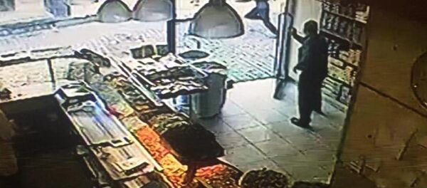 Diyarbakır Baro Başkanı Tahir Elçi'nin Sur ilçesinde Dört Ayaklı Minare önünde basın açıklaması yaptıktan sonra çıkan çatışmada yaşamını yitirmesinden 1 yıl geçerken, olayla ilgili yeni görüntüler ortaya çıktı. - Sputnik Türkiye