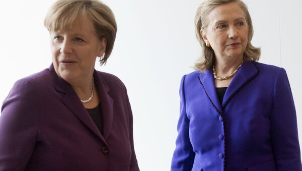 Angela Merkel ve Hillary Clinton - Sputnik Türkiye