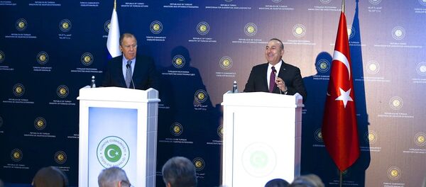 Dışişleri Bakanı Mevlüt Çavuşoğlu ve Rus mevkidaşı Sergey Lavrov (fotoğrafta), Türkiye-Rusya Ortak Stratejik Planlama Grubu Beşinci Toplantısı'nın ardından ortak basın toplantısı düzenledi. - Sputnik Türkiye