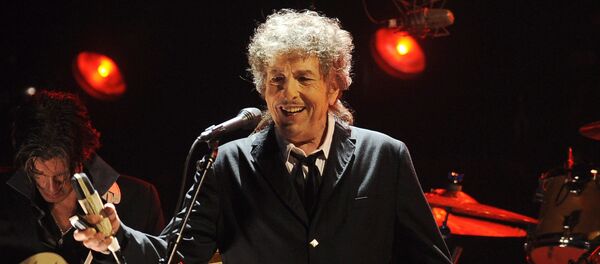 In this Jan. 12, 2012, file photo, Bob Dylan performs in Los Angeles - Sputnik Türkiye