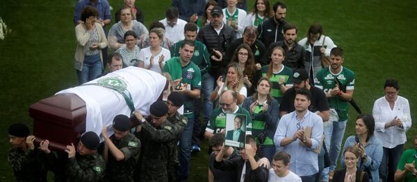 Chapecoense futbol takımının oyuncularının cenazeleri Brezilya'ya getirildi - Sputnik Türkiye