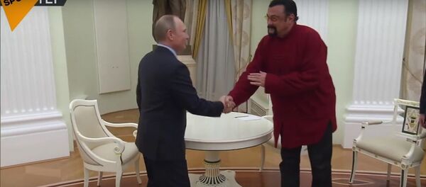 Rus pasaportu alan ünlüler - Sputnik Türkiye