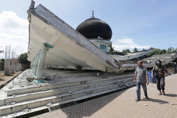 Endonezya'da deprem - Sputnik Türkiye