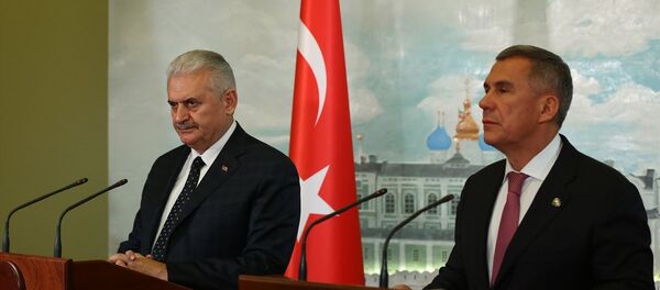 Başbakan yıldırım ve Tataristan Cumhuriyeti Cumhurbaşkanı Rüstem Minnihanov'un ortak basın toplantısı - Sputnik Türkiye