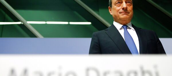 European Central Bank (ECB) President Mario Draghi arrives for an ECB news conference in Frankfurt January 22, 2015 - Sputnik Türkiye