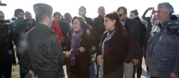 Avrupalı parlamenterler cezaevine alınmadı - Sputnik Türkiye