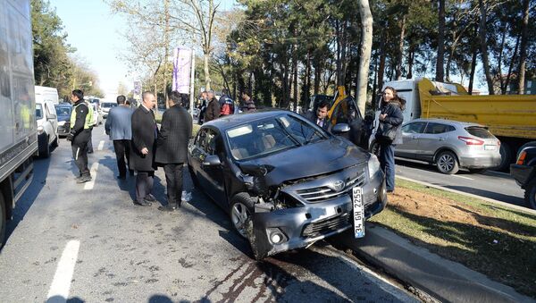 İstanbul'da bulunan Cumhurbaşkanı Recep Tayyip Erdoğan'ın konvoyunda 3 aracın karıştığı zincirleme trafik kazası meydana geldi. - Sputnik Türkiye