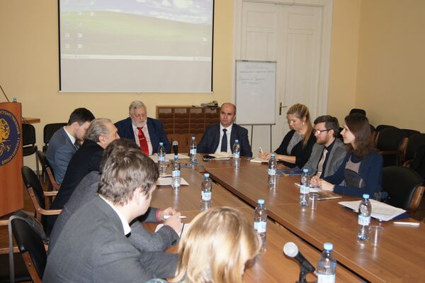 Rusya ve Türkiye: Bir yıl sonra konulu bir yuvarlak masası - Sputnik Türkiye