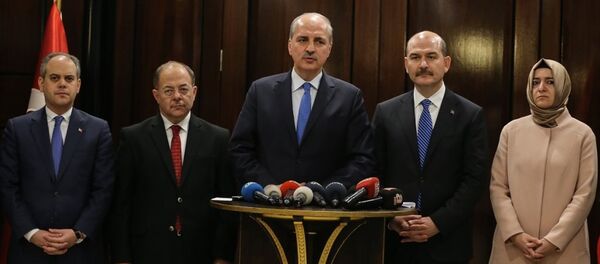 Bakanlar İstanbul'daki terör saldırısına ilişkin basın mensuplarına açıklamalarda bulundu. Bakanlar İstanbul'daki terör saldırısına ilişkin basın mensuplarına açıklamalarda bulundu. - Sputnik Türkiye