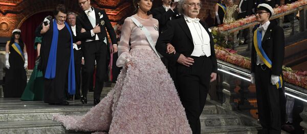 İsveç Prensesi Madeleine ve Nobel Fizik Ödülü’nün sahibi Stockholm’deki tören çerçevesinde verilen yemeğe katıldı. İsveç Prensesi Madeleine ve Nobel Fizik Ödülü’nün sahibi Stockholm’deki tören çerçevesinde verilen yemeğe katıldı. - Sputnik Türkiye